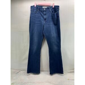 Women’s Levi mid rise, boot cut jeans 34X32 (18)